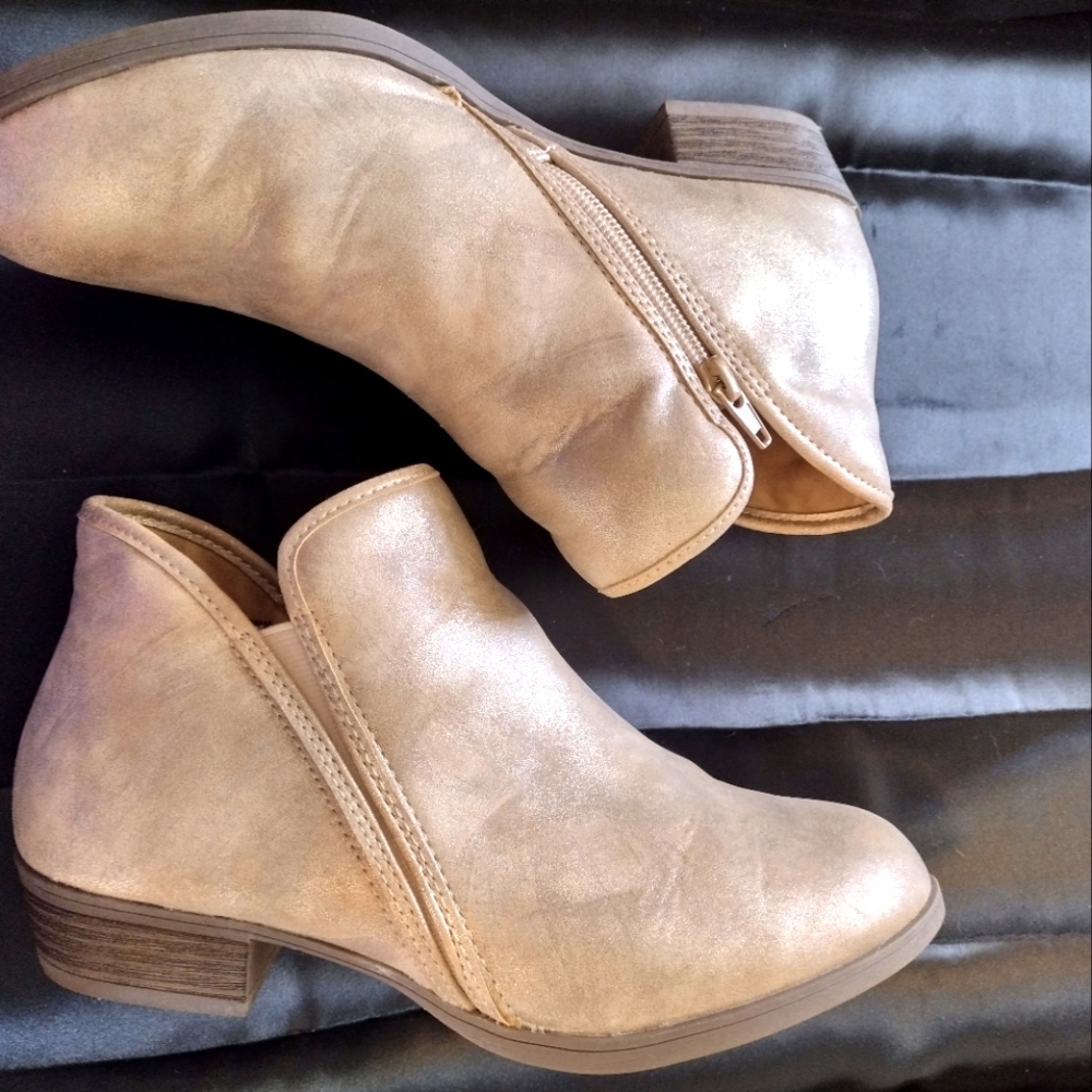 Stretch ankle boots